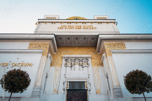 Quadro su tela VIENNA, AUSTRIA- April 19 : Vienna Secession Building was formed