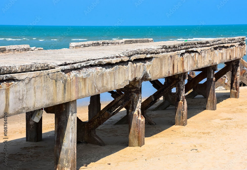 jetty boat sea sand sky