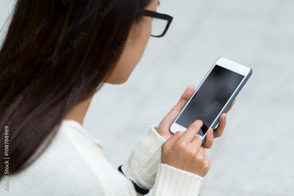 Woman use of cellphone