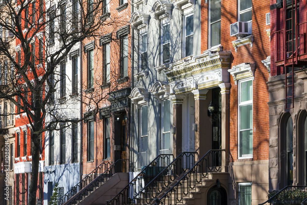 Fototapeta premium Buildings along Tompkins Square Park in New York City