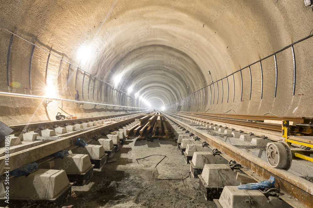 Obraz premium Subway rails during tunnel construction sleepers