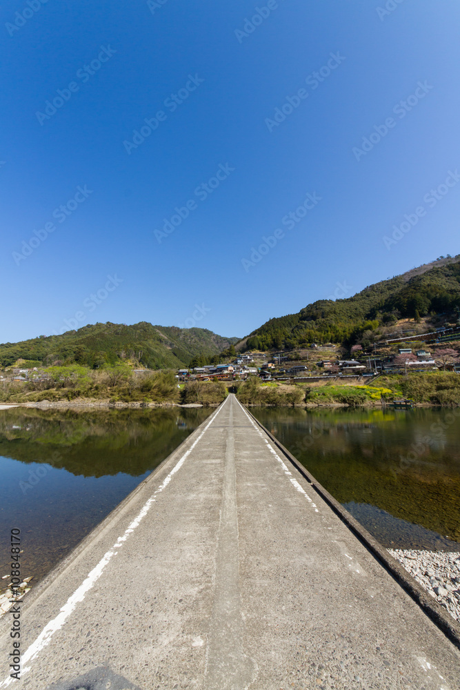 Obraz premium 高知県四万十市 岩間沈下橋
