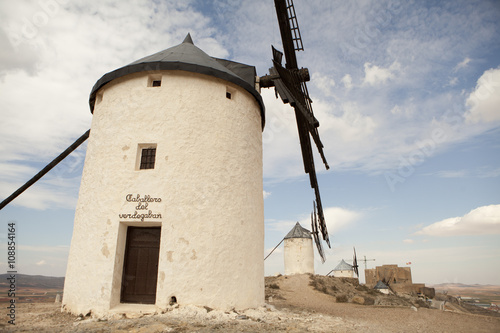 Molinos de viento en La Mancha photo