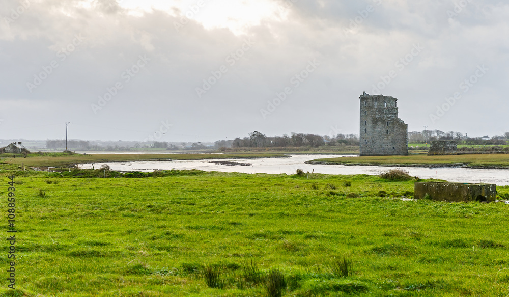 Carrigafoyle castle in Ireland