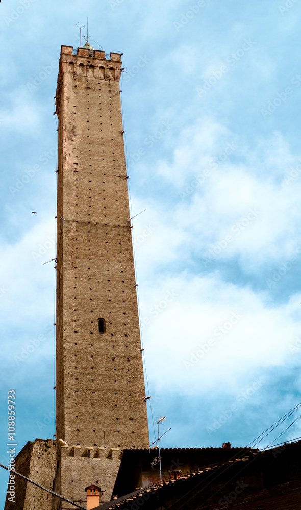 Asinelli tower in downtown Bologna