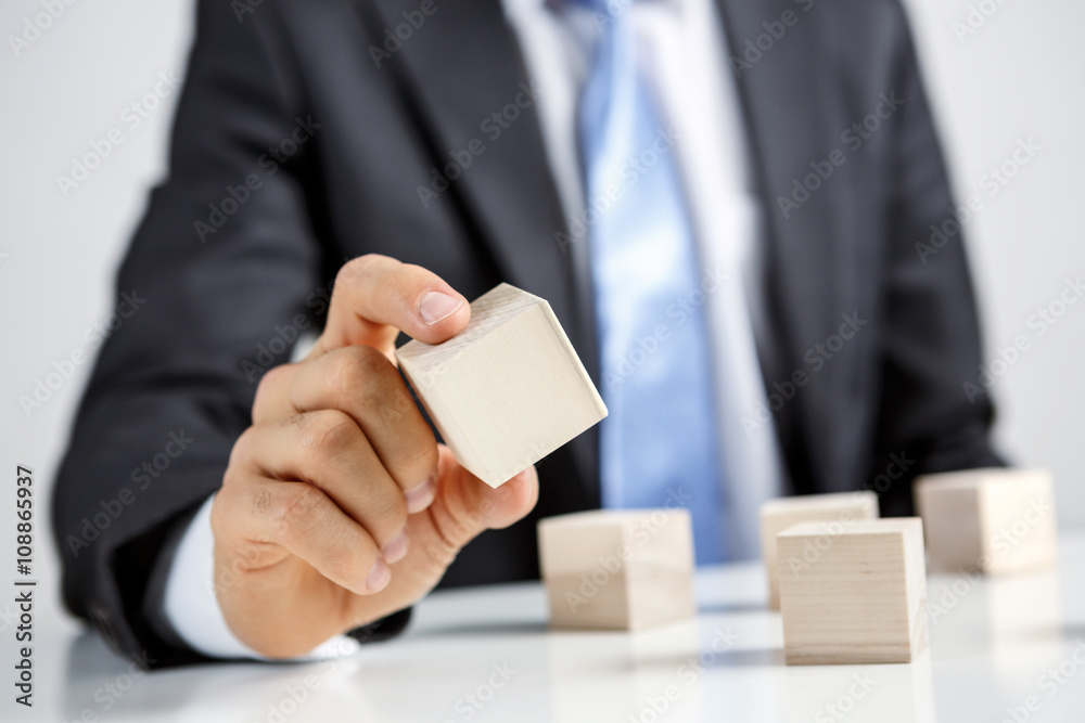 Concept of business hierarchy and human resources Concept of business hierarchy and human resources