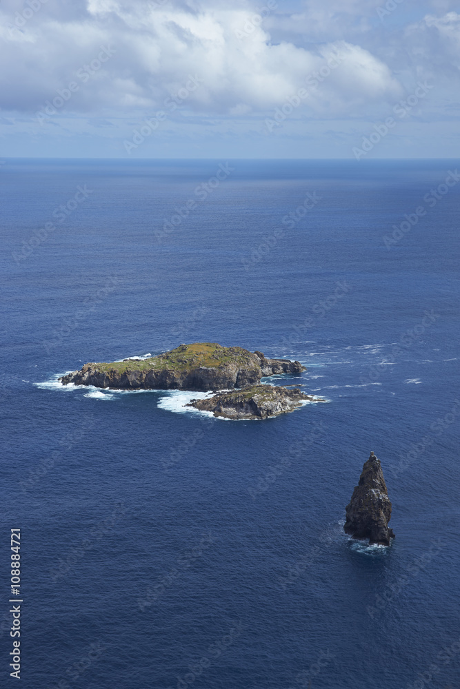 Islands of Motu Nui and Motu Iti lying offshore from the historic village of Orongo on Easter Island