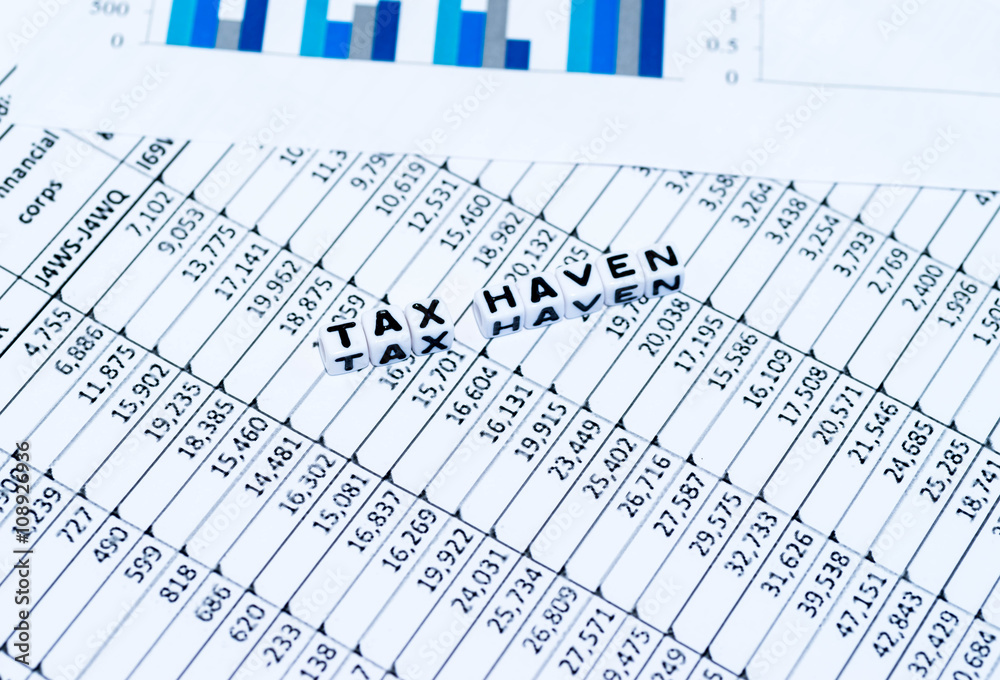 Fototapeta premium TAX HAVEN on spreadsheet