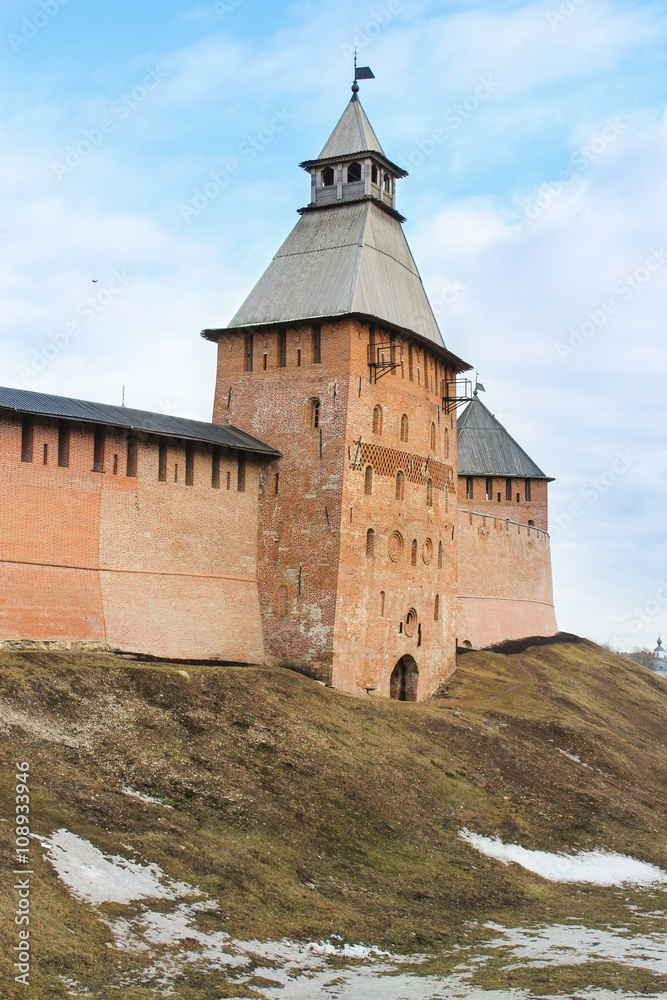 Driving Spasskaya Tower and Kremlin wall.