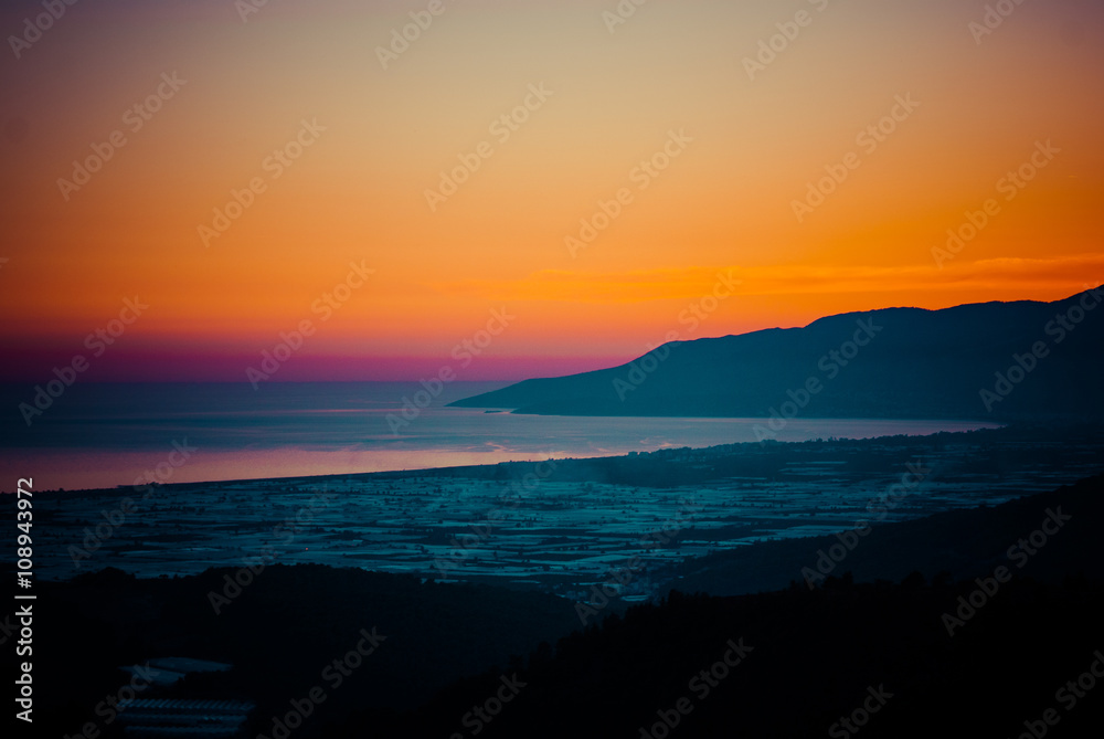 Fototapeta premium Beautiful sea sunset. 