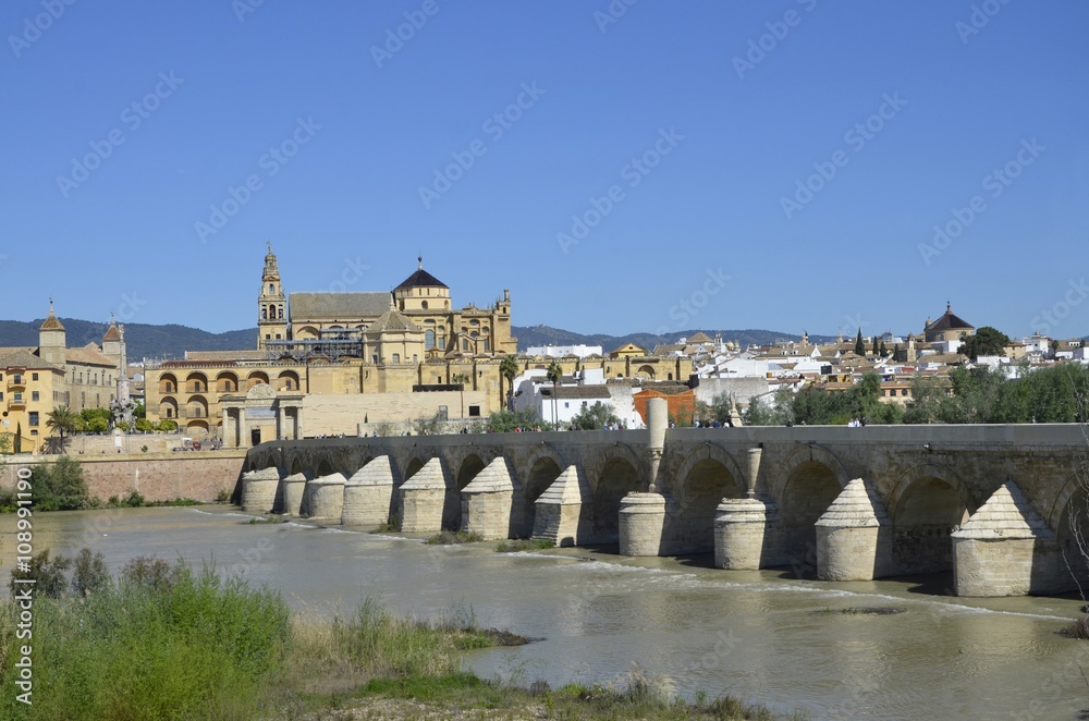 Cordoba mit Brücke über Guadalquivir