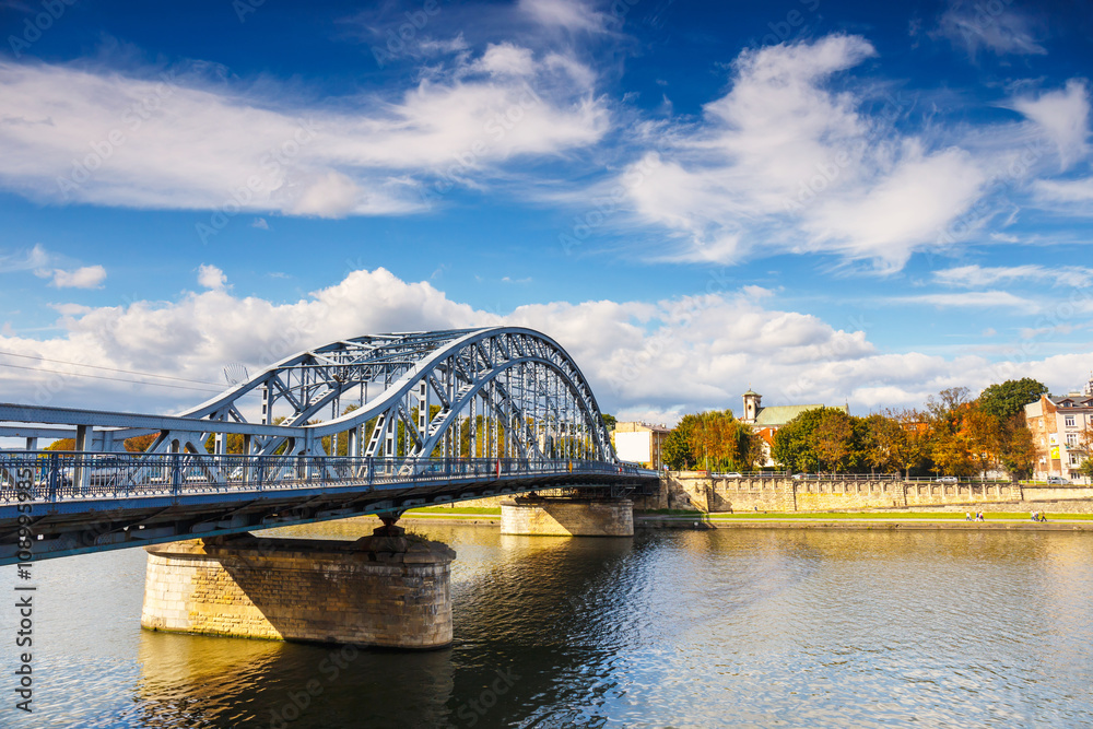 Obraz premium Vistula River in the historic city center of Krakow, Poland