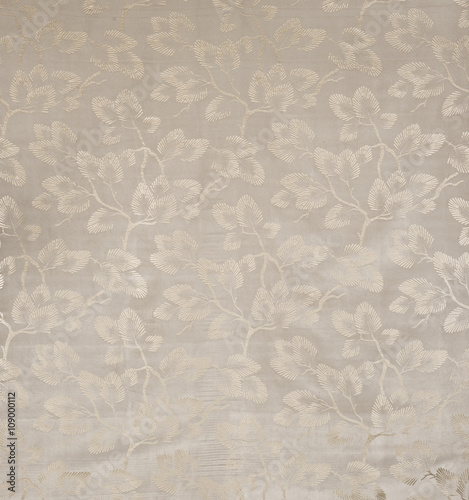 Cream Wallpaper with Leaves on Branches Pattern Swatch