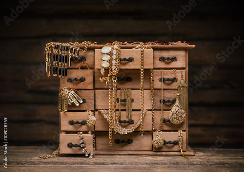 фотографія Retro styled jewel box
