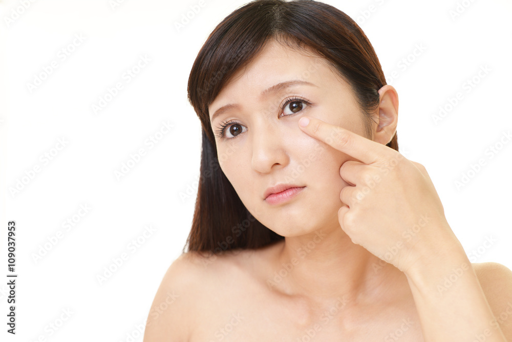 お肌が気になる女性 お肌が気になる女性