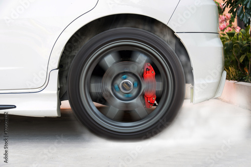 Show burning tires racing in racetracks. © ETAP