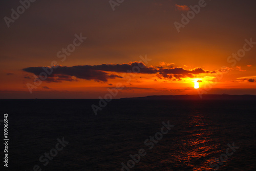 Canvas Print Picturesque sunset at shoreline