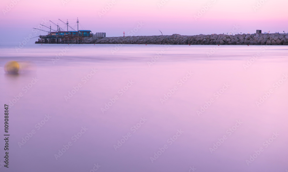 Alba rosa al porto