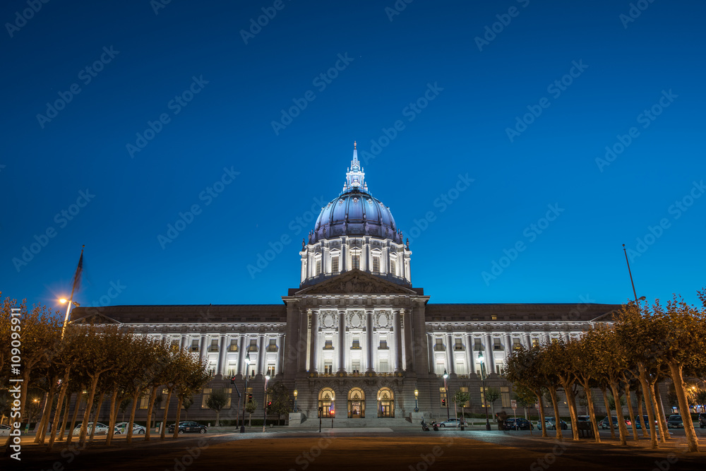 San Francisco City Hall at dusk