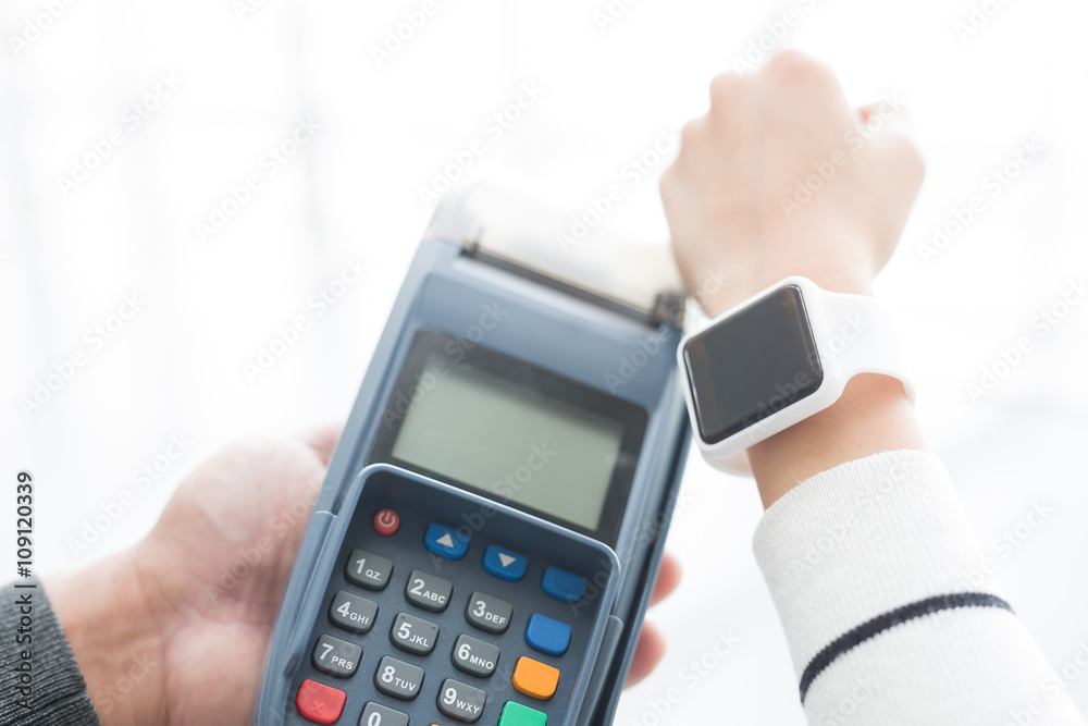 Customer pay by smart watch Customer pay by smart watch