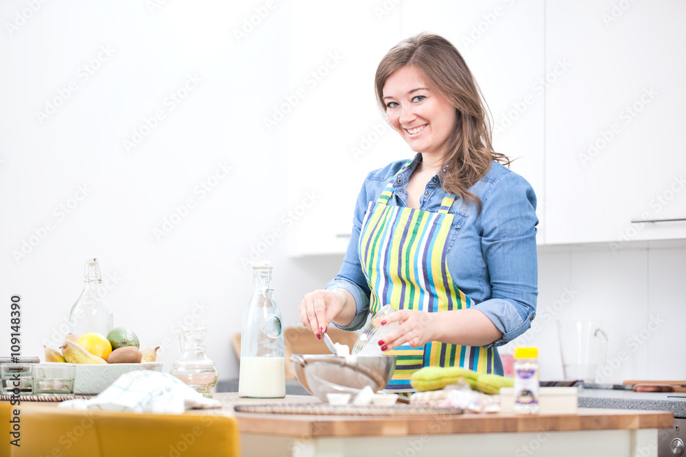 Frau in der Küche Frau in der Küche