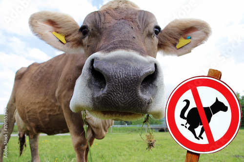 Verbotsschild in der Landwirtschaft