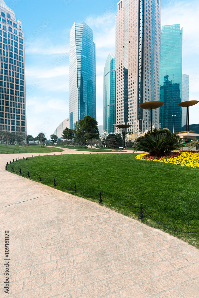 Obraz premium Modern Downtown view taken from near by park,shanghai china.