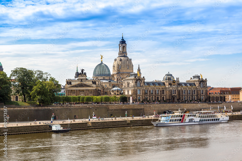 Fototapeta premium Panoramic view of Dresden