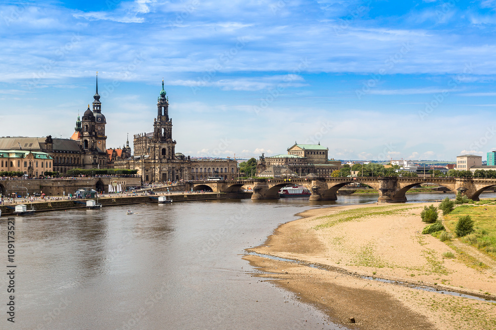 Fototapeta premium Panoramic view of Dresden