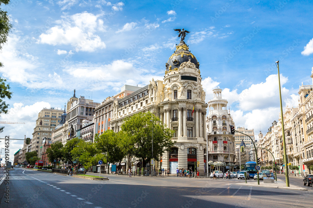 Naklejka premium Metropolis w Madrycie, Hiszpania