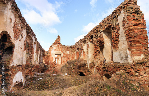 ruins Golshany Belarus