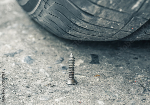 Metal spike and tire