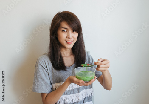 girl with Lod Chong - thai dessert photo