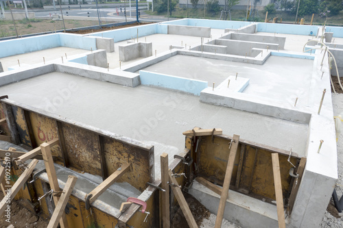 住宅 工事現場 基礎工事 土台 コンクリート 型枠 セメント 外断熱工法 硬質ウレタンフォーム 