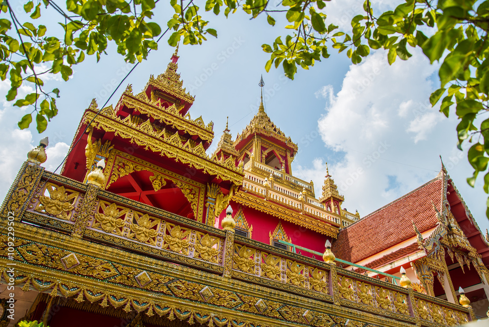 Naklejka premium Temple in Thailand, Wat Prathat Ruang Rong, Thailand.