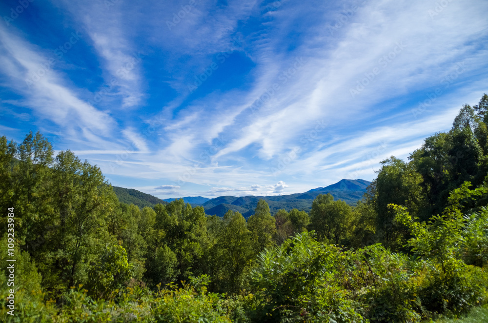 Berge und Wolken