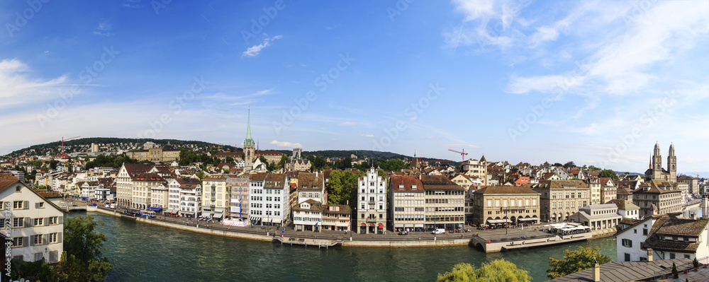 Fototapeta premium Sommer-Nachmittag in Zürich