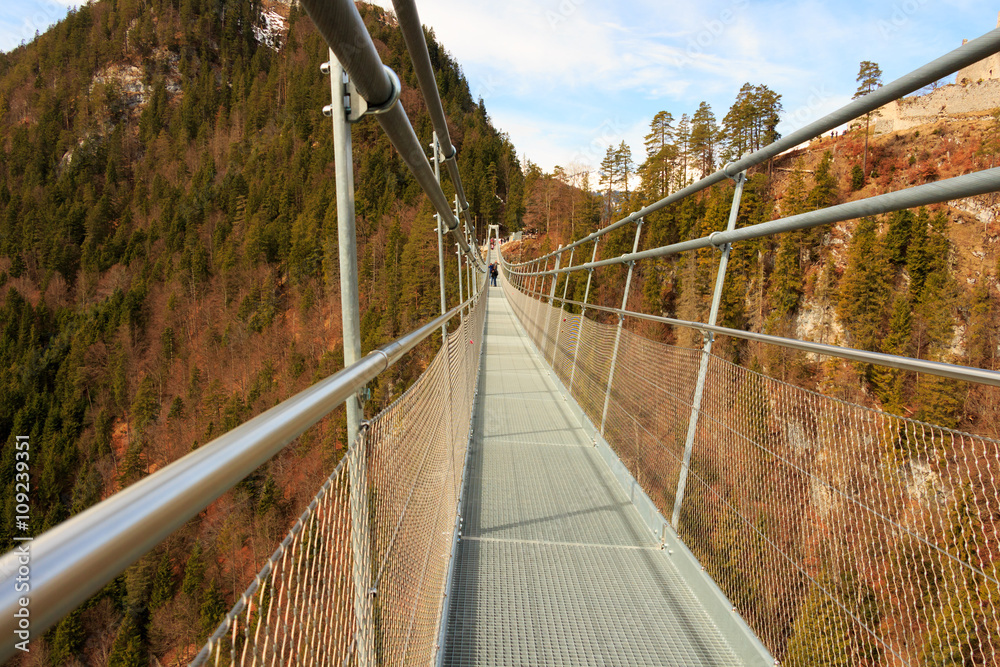 Fototapeta premium Most wiszący dla pieszych Highline 179 - Austria.