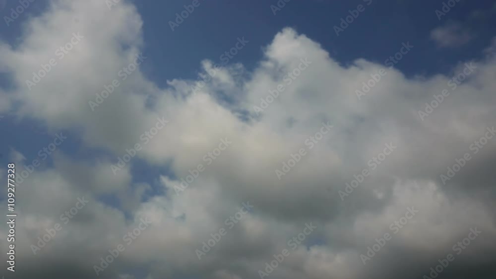 Time lapse of blue sky with clouds, 4K
Time lapse of blue sky with clouds, 4K