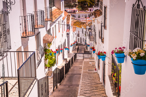 Fotografía Street with flowers in the Mijas town, Spain