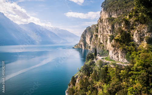 Fotografiet Panorama of the gorgeous Lake Garda surrounded by mountains.