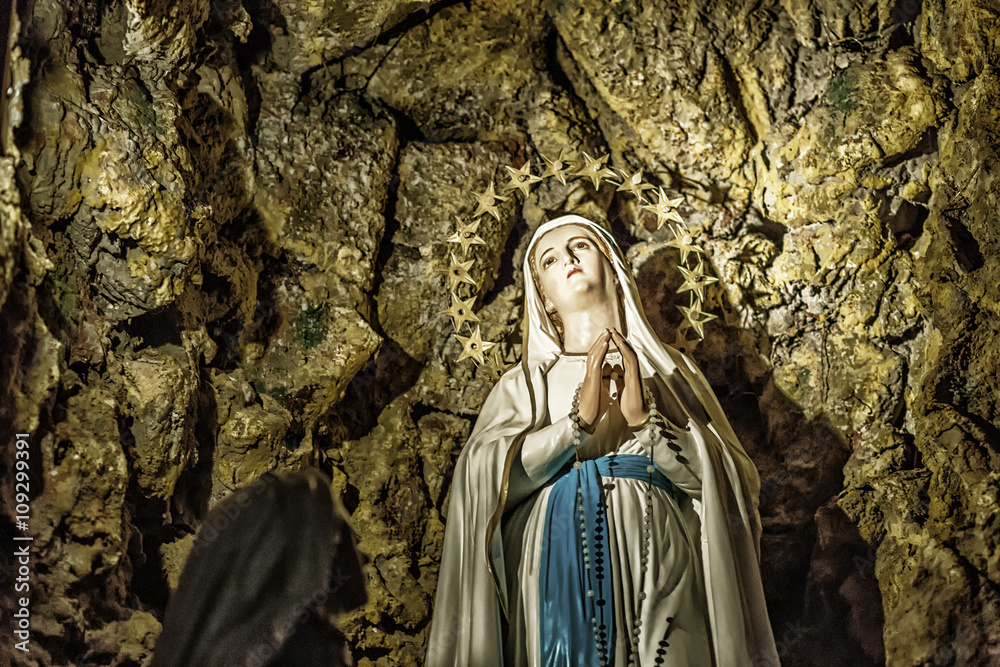 apparition of the Blessed Virgin Mary in the grotto of Lourdes