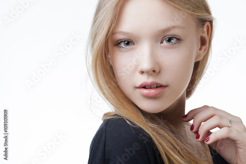 Fényképezés beautiful blond teen girl portrait