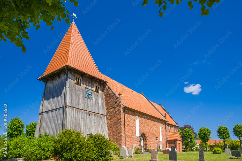 Fototapeta premium Die Sankt Katharinen-Kirche in Großenbrode
