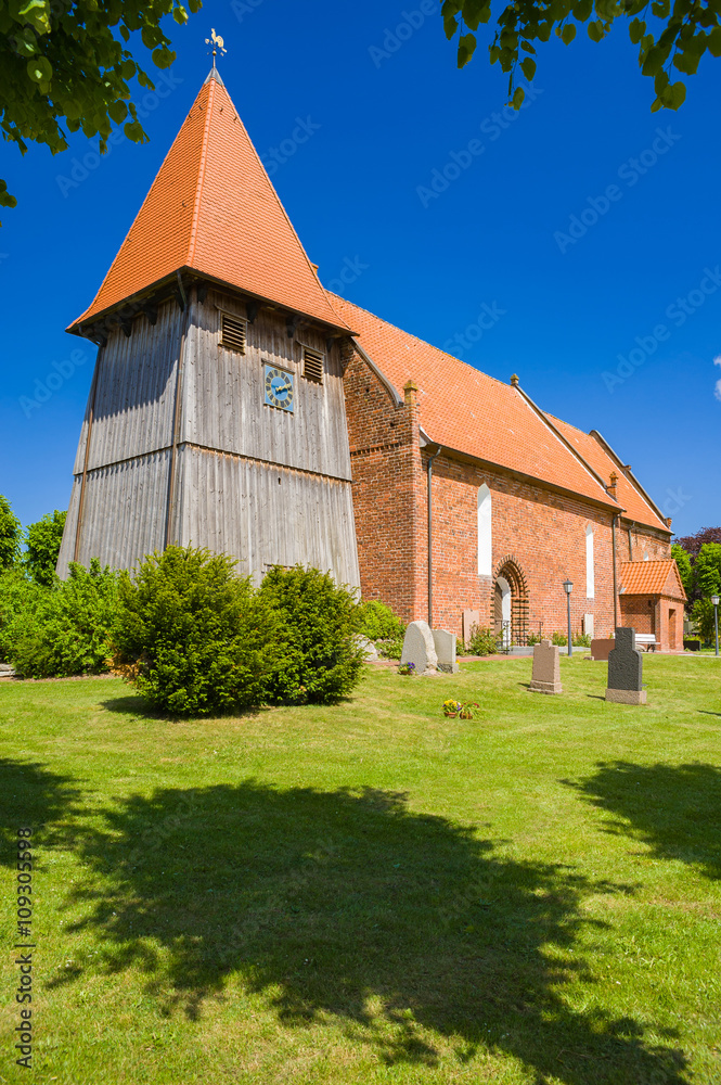 Fototapeta premium Die Sankt Katharinen-Kirche in Großenbrode
