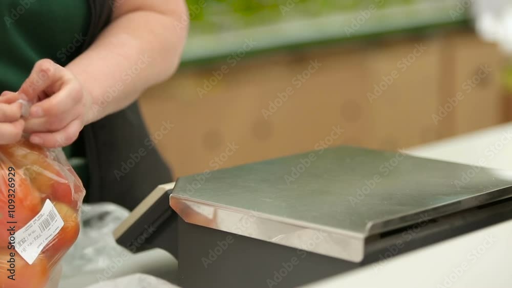 To weigh in the balance the products in the store