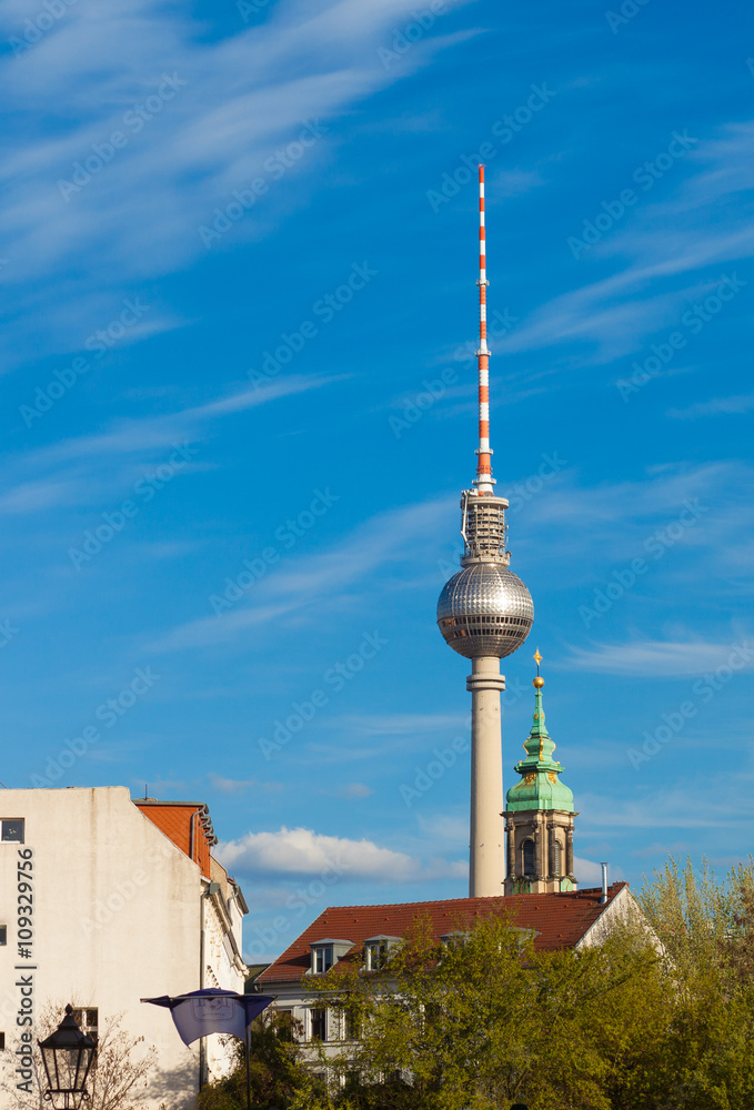 Obraz premium Berlin TV Tower and city neighborhood