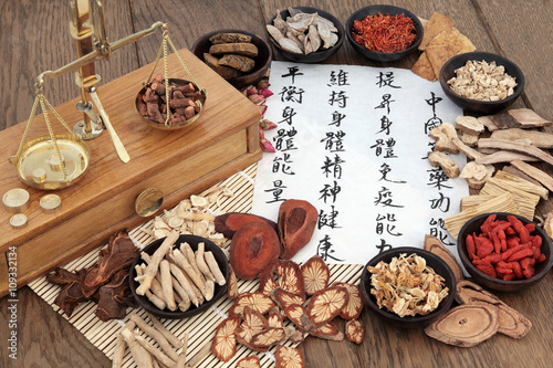 Obraz na plátně Chinese Apothecary Herbs