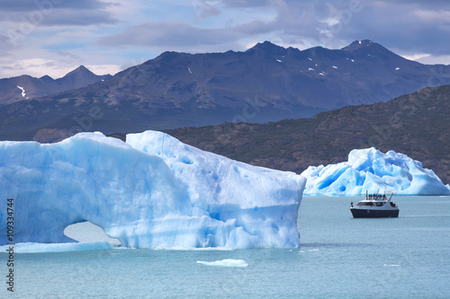 Icebergs in tne Argentino Lake, Patagonia, Argentina photo