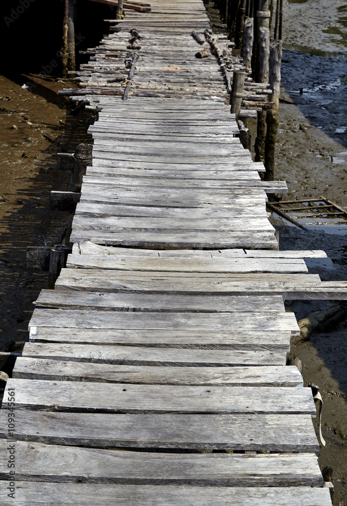 Fototapeta premium Old wooden bridge